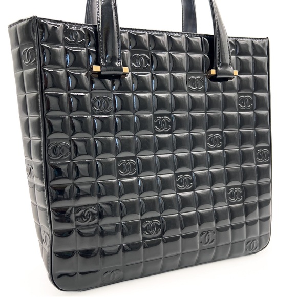 CHANEL Chocolate Bar Black Patent Leather Tote Bag - Picture 3 of 17